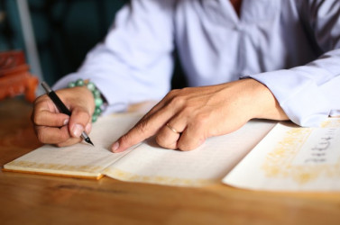 nho-chep-kinh-ma-thoat-cuc-hinh-dia-nguc